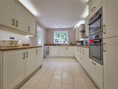 Fitted dining kitchen with dual aspect